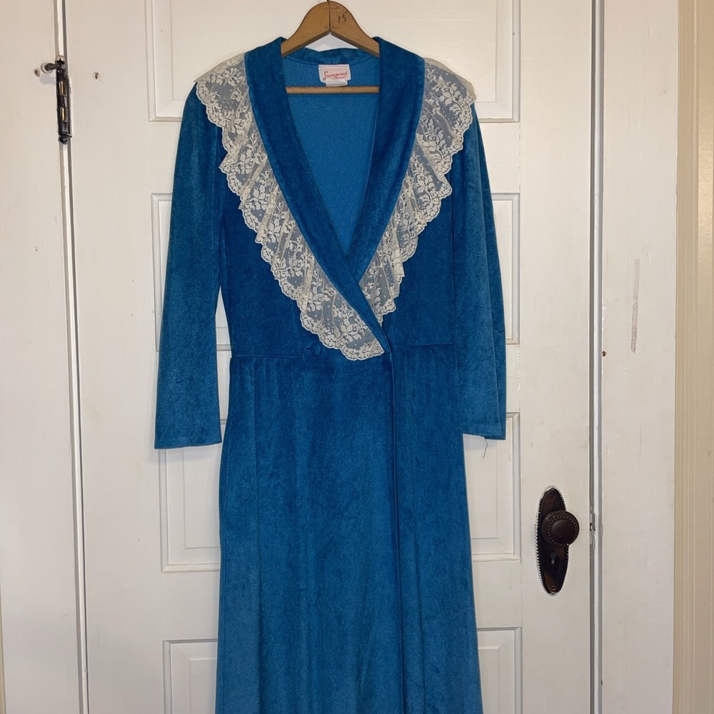Vintage Teal Velvet Long Housecoat Lace Trim Grandma Granny Nostalgia M‎ 12-14